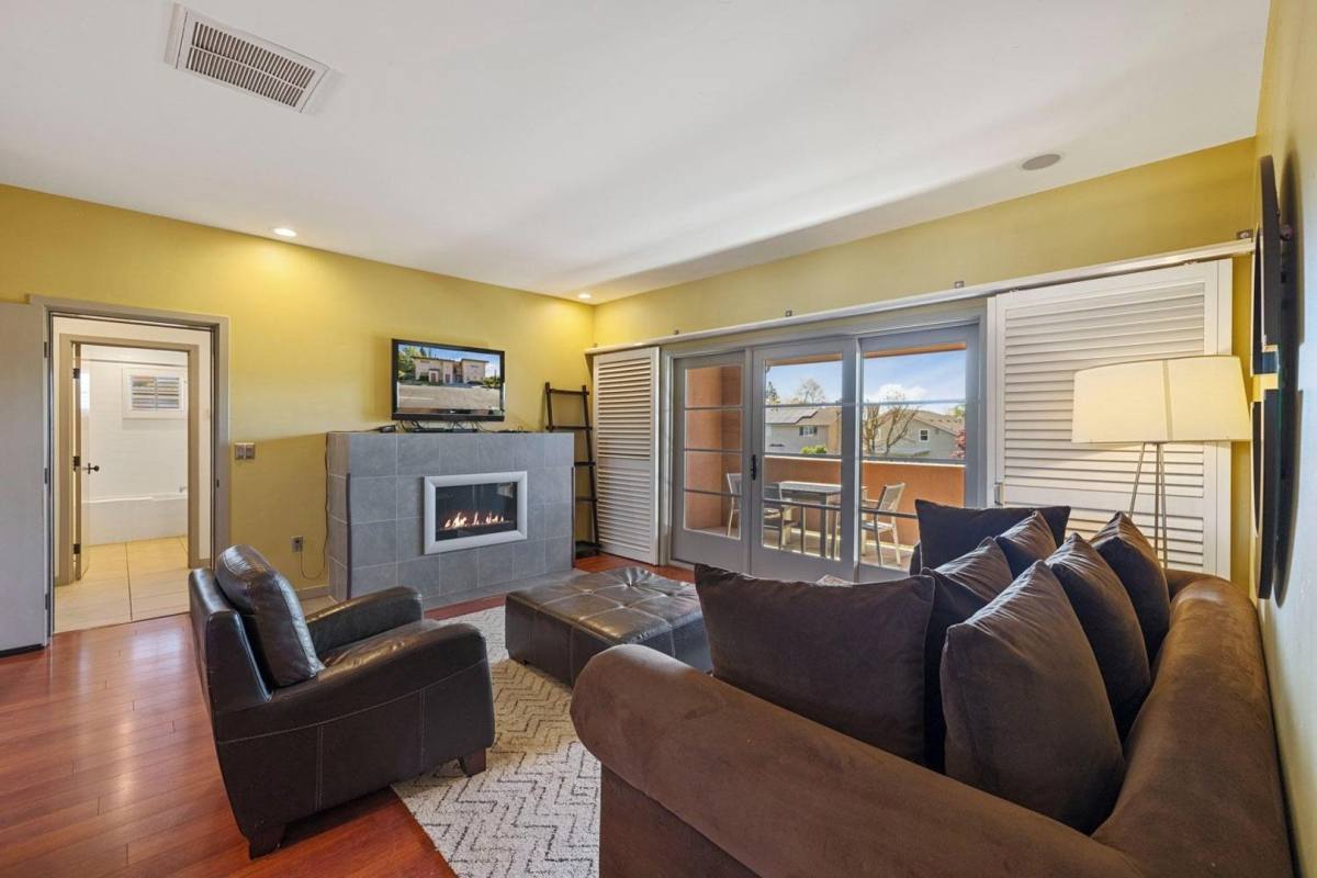 Apartment for rent at 1279 Woodhaven Lane, Lodi, CA 95242