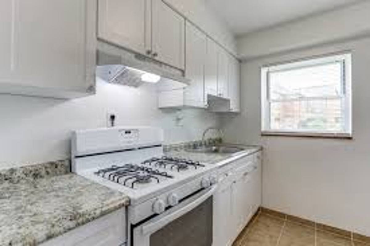 Townhouse for rent at 275 N Ave, Washington, PA 15301