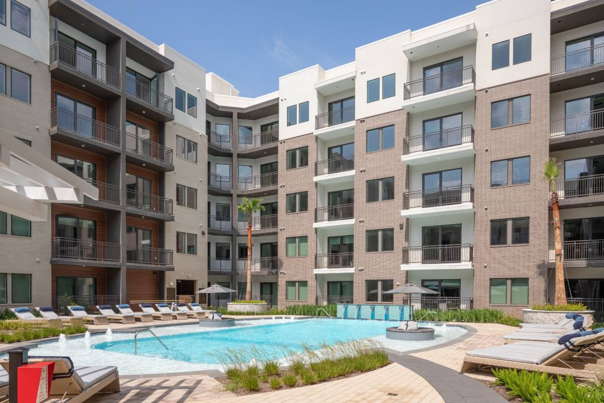 Apartment for rent at 4640 Montrose Blvd, Houston, TX 77006