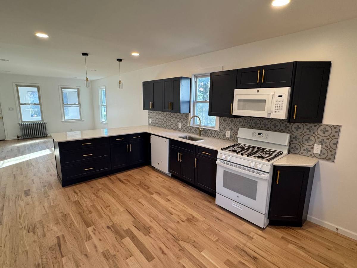 Apartment for rent at 57 Morris Ave, Summit, NJ 07901