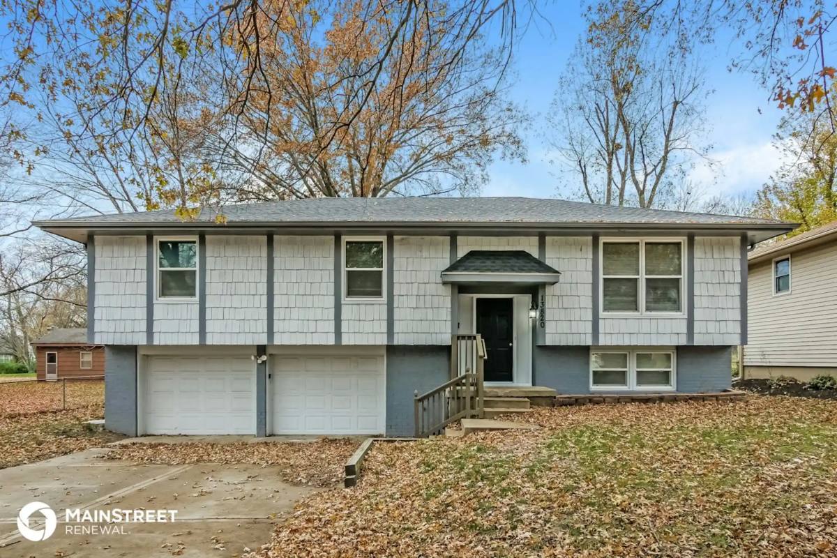 House for rent at 13820 Lowell Ave, Grandview, MO 64030