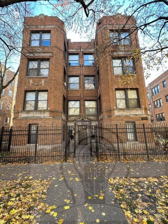 Apartment for rent at 1361 W Estes Ave #3-X, Chicago, IL 60645