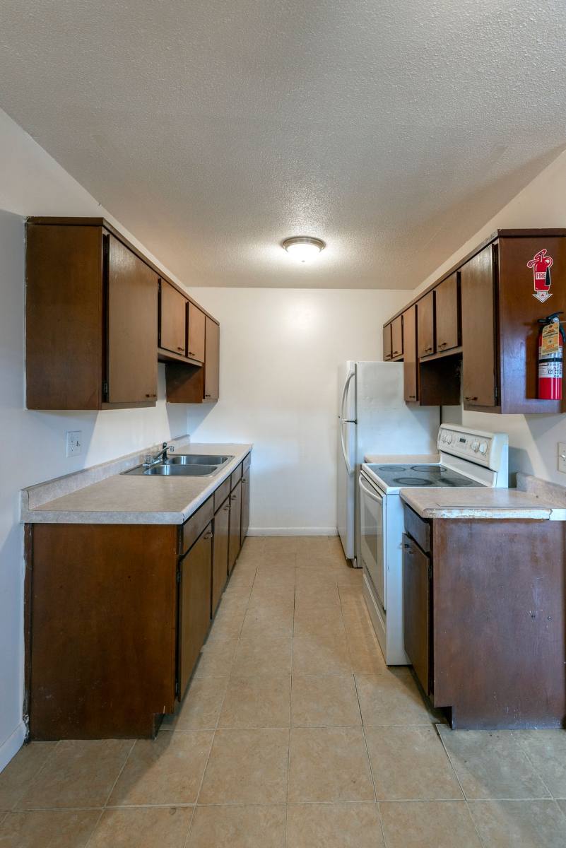 Apartment for rent at 1935 W 40th St, Davenport, IA 52806