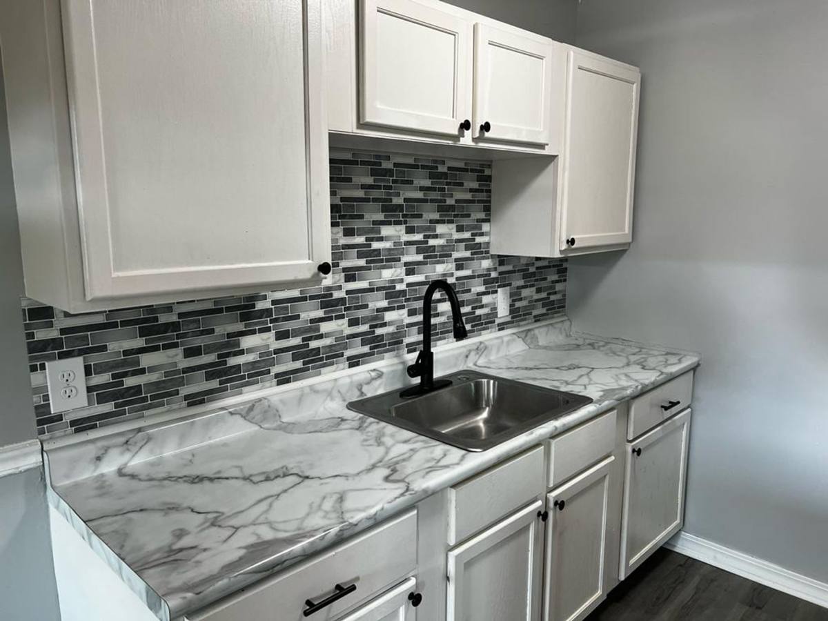 Apartment for rent at 1935 W 40th St, Davenport, IA 52806