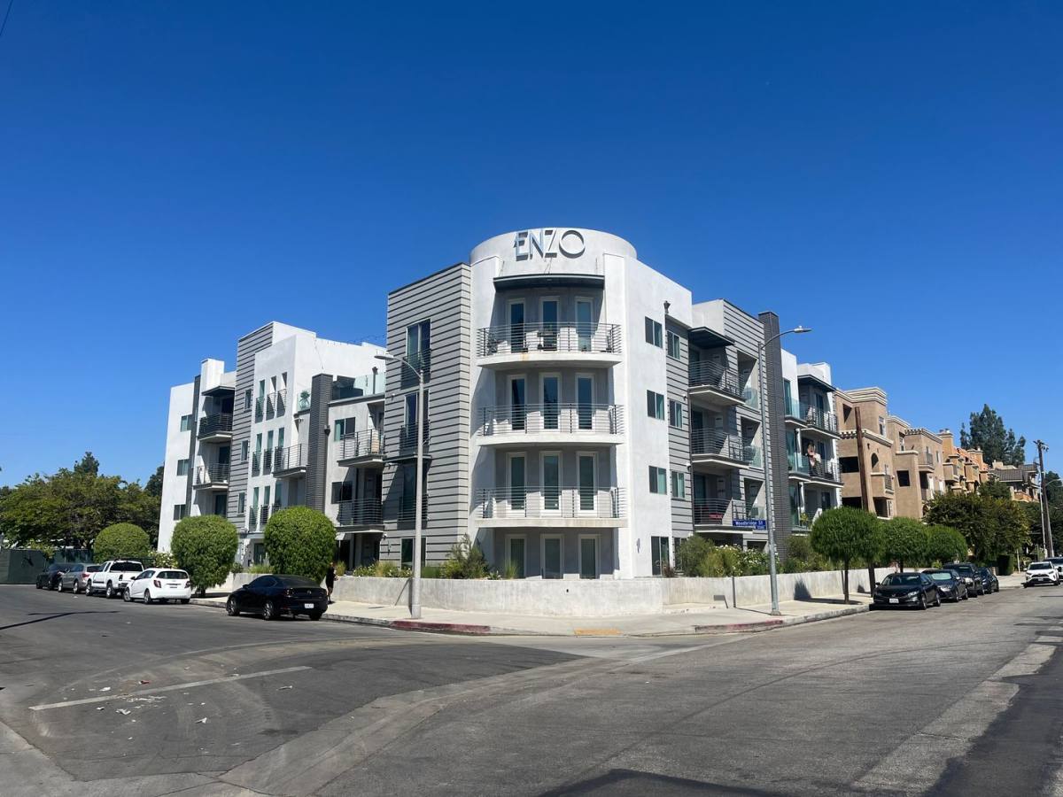 Apartment for rent at 13309 Woodbridge St, Sherman Oaks, CA 91423