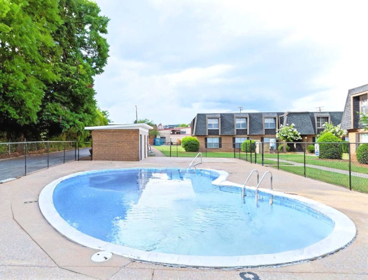Apartment for rent at 403-409 S 6th St, Gadsden, AL 35901