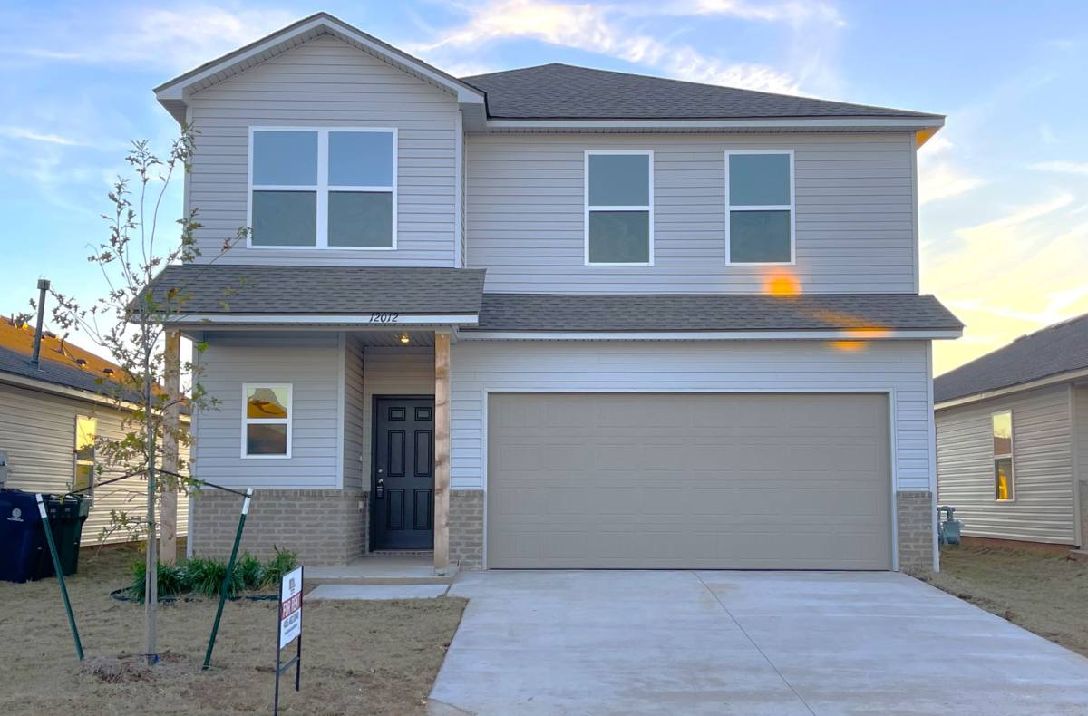 House for rent at 12012 SW 31st St, Mustang, OK 73064
