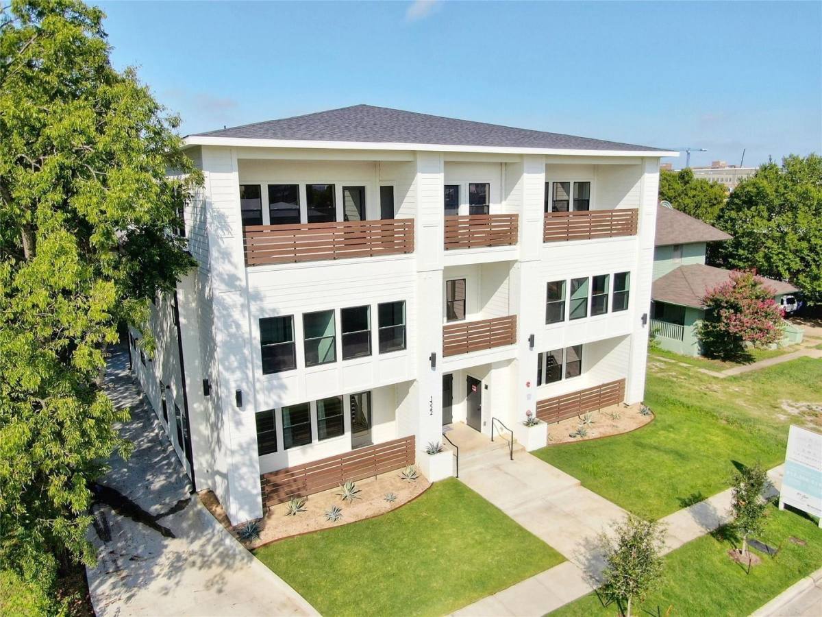Apartment for rent at 1322 Lipscomb St, Fort Worth, TX 76104