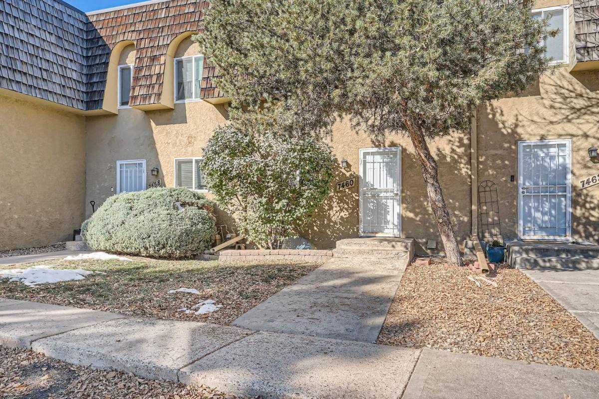 Townhouse for rent at 7460 E Princeton Ave, Denver, CO 80237