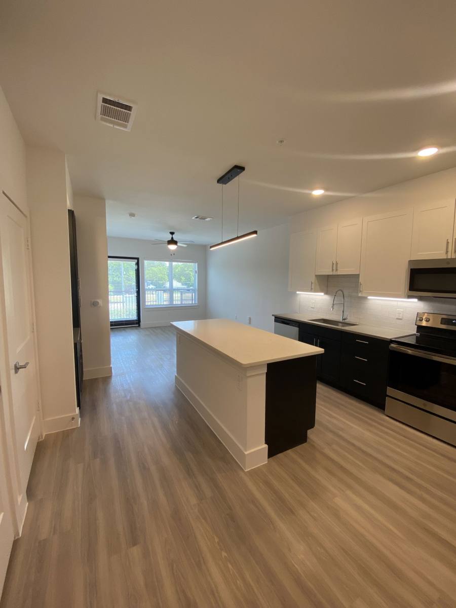 Apartment for rent at 116 W King St, Burleson, TX 76028