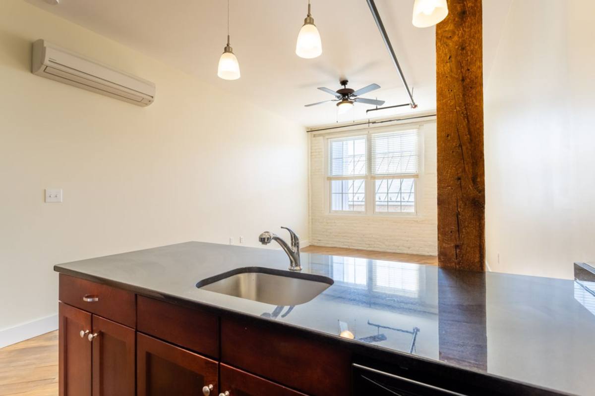 Apartment for rent at 412 Jackson St, Bedford, VA 24523