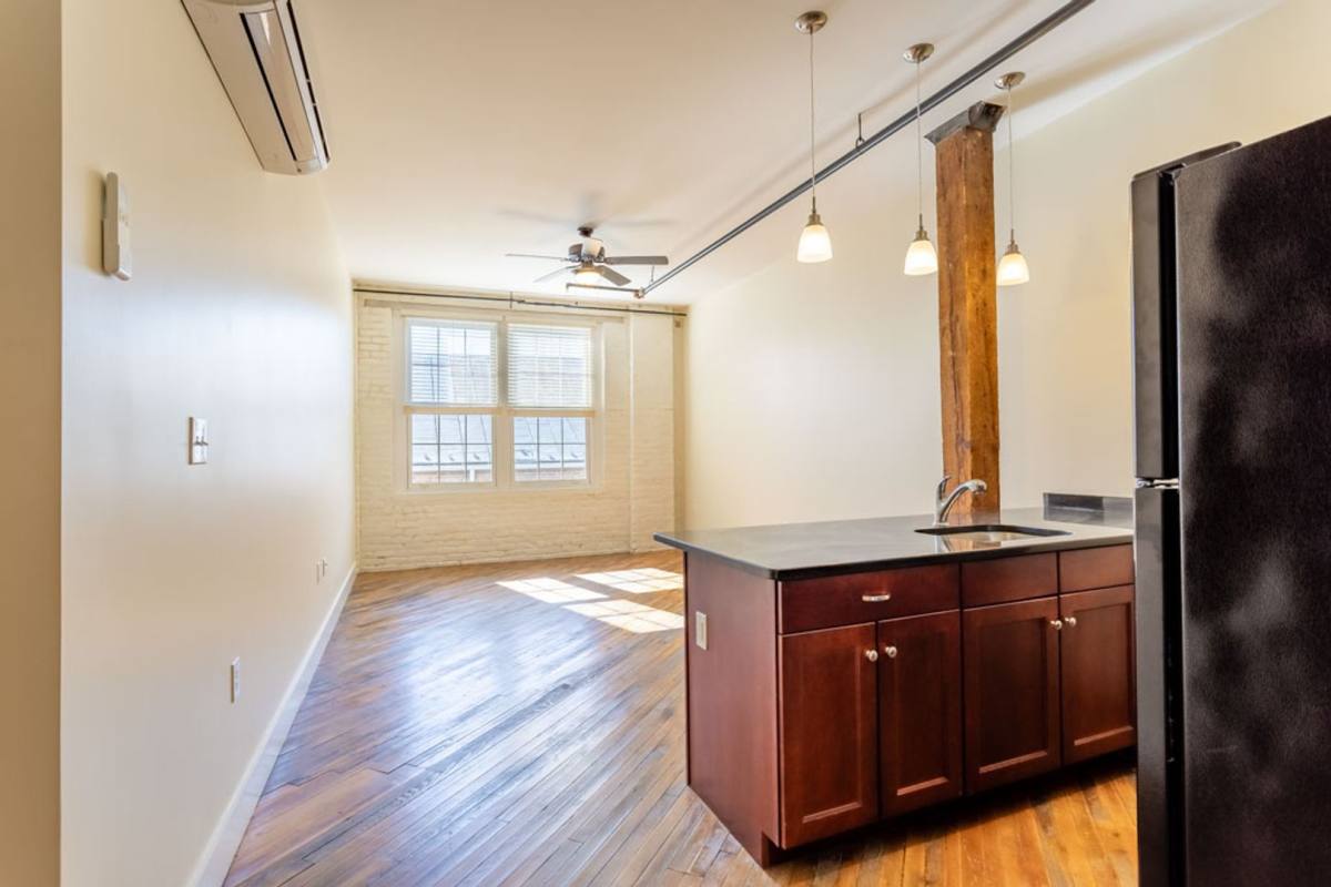 Apartment for rent at 412 Jackson St, Bedford, VA 24523