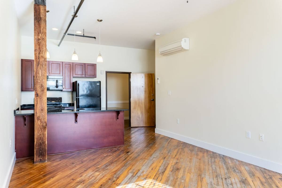 Apartment for rent at 412 Jackson St, Bedford, VA 24523