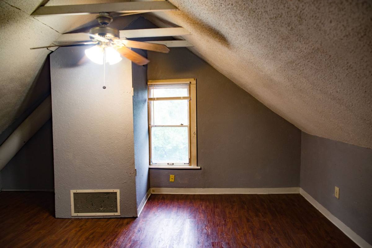 Apartment for rent at 925-27 22nd Ave SE, Minneapolis, MN 55414