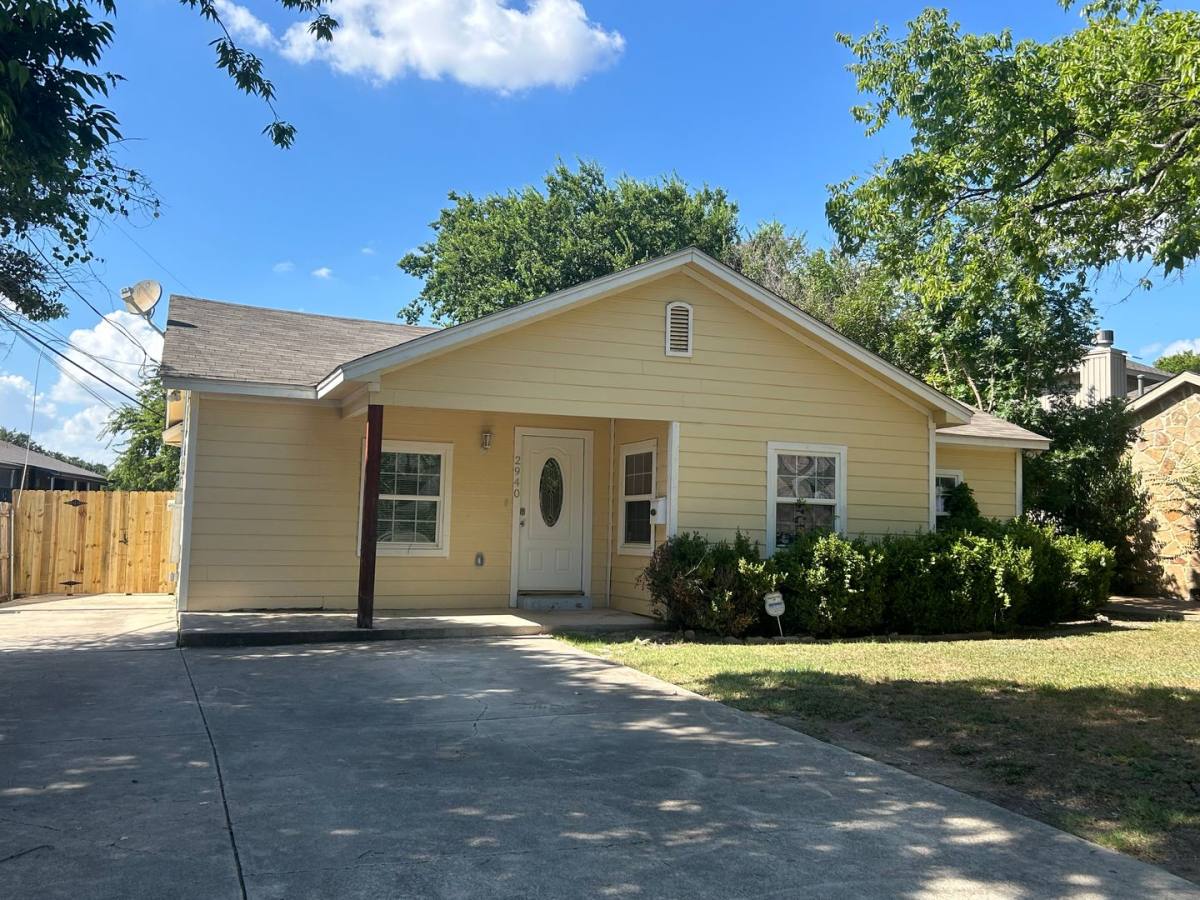 House for rent at 2940 S Hills Ave, Fort Worth, TX 76109