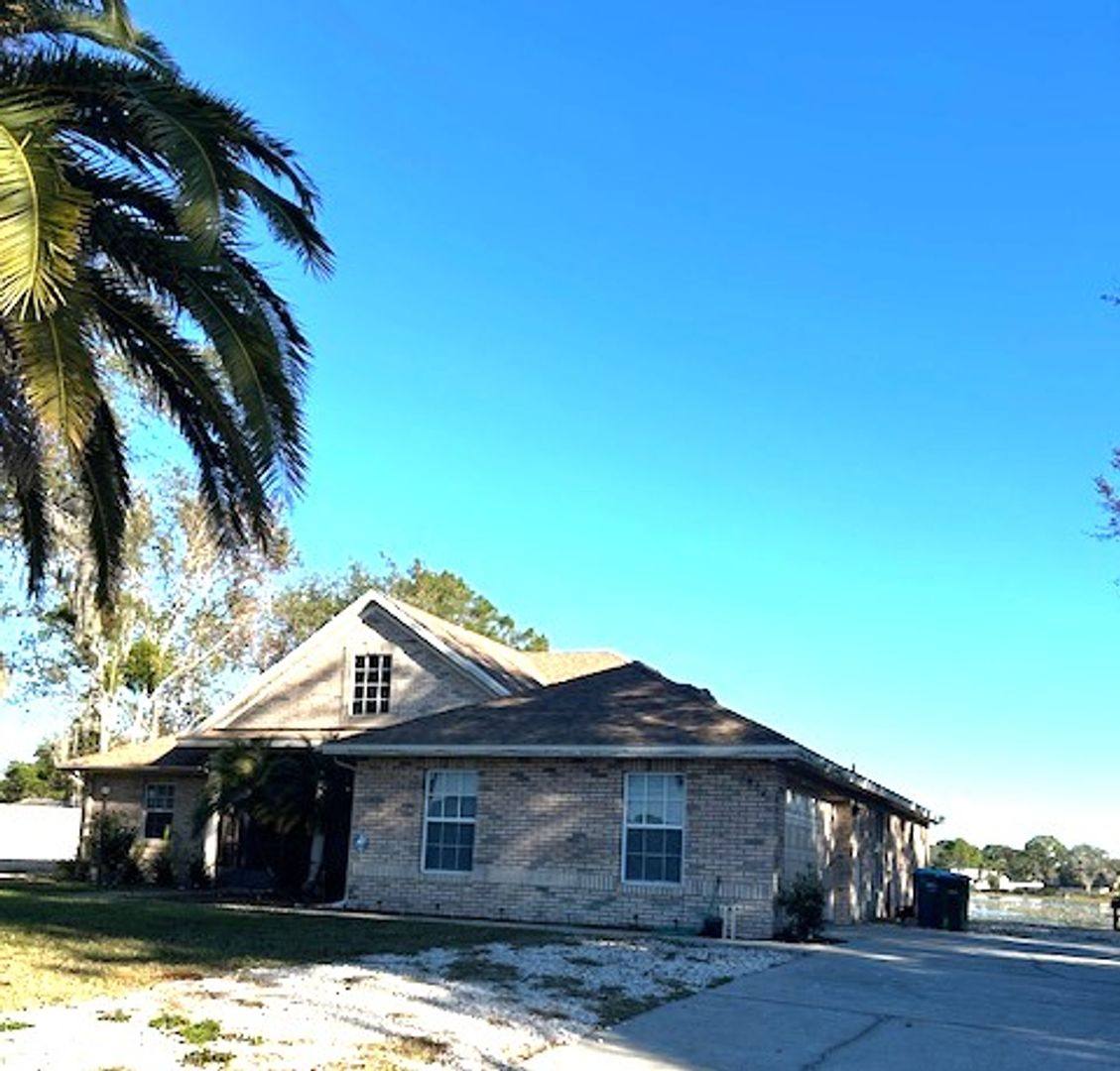 House for rent at 2424 India Blvd, Deltona, FL 32738