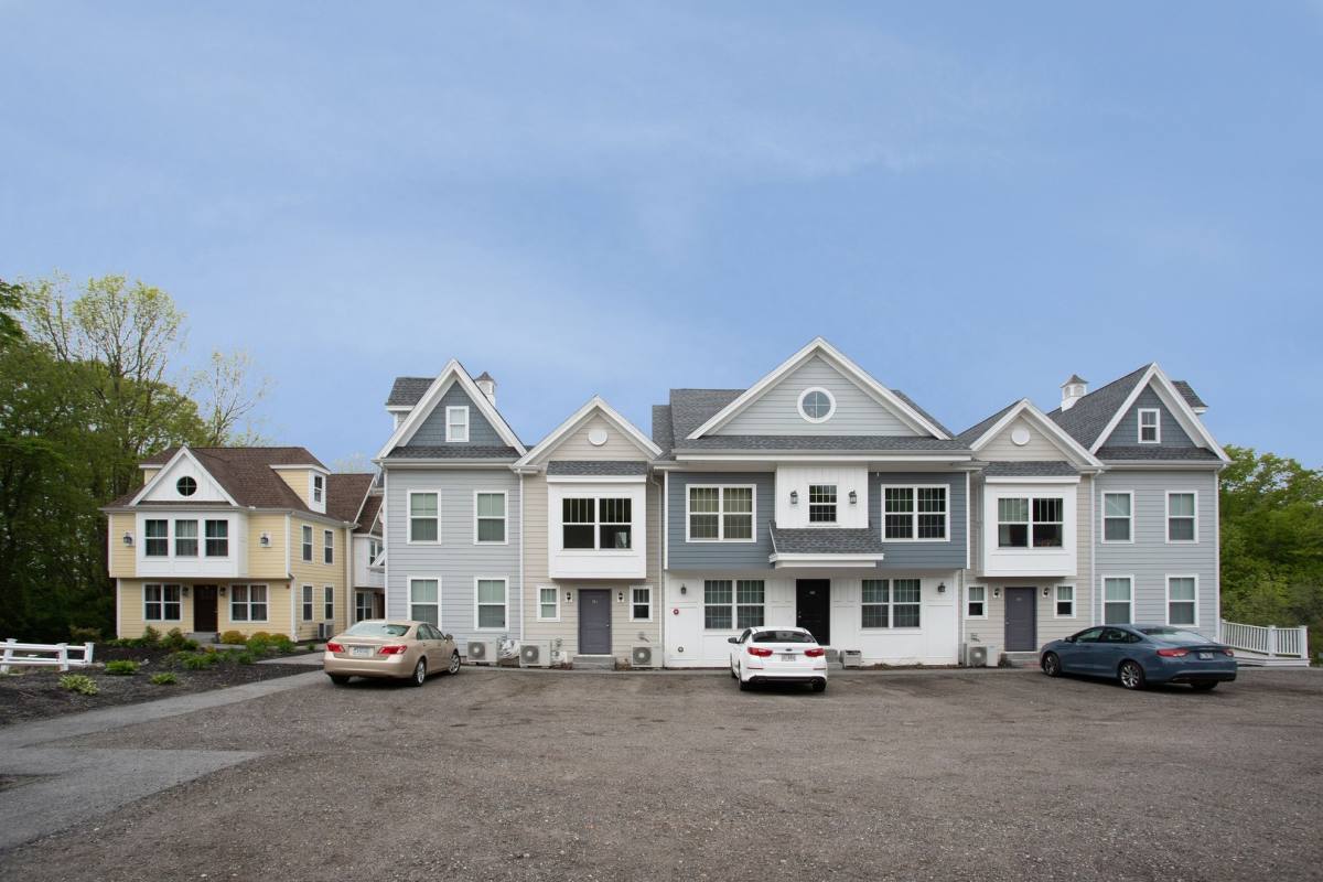 Apartment for rent at 4 US-Route, York, ME 03909