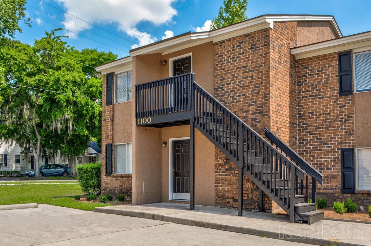 Apartment for rent at 1100 E 56th St, Savannah, GA 31404