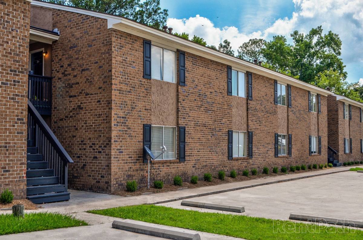 Apartment for rent at 1100 E 56th St, Savannah, GA 31404