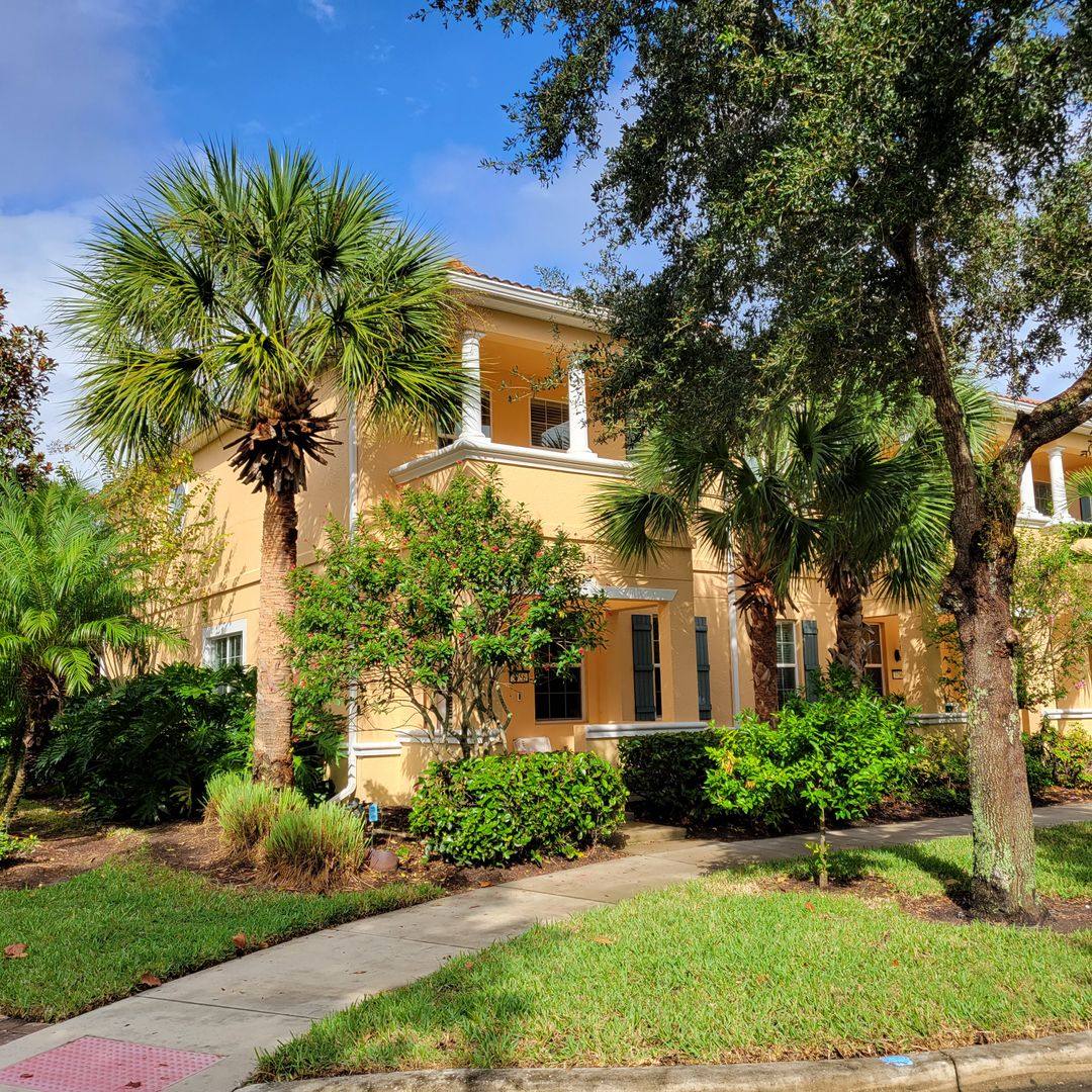 Townhouse for rent at 3756 82nd Ave Circle E, Sarasota, FL 34243