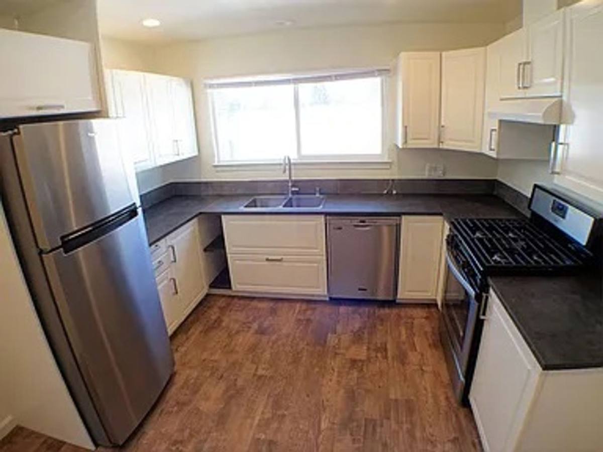 Apartment for rent at 670 E 5th Ave, Chico, CA 95926
