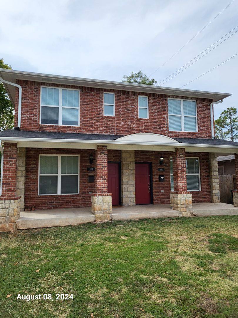 Townhouse for rent at 106 Castro St, Norman, OK 73069