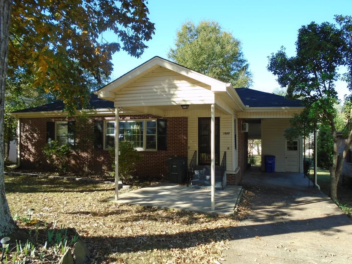 House for rent at 1925 Shade Ave, Florence, AL 35630