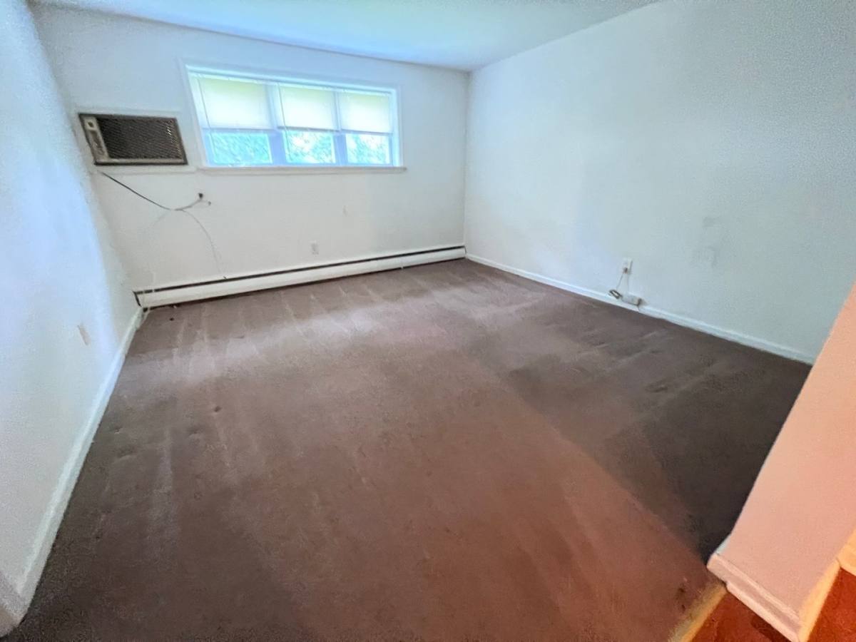 Apartment for rent at 2201 W Chester Pike, Broomall, PA 19008