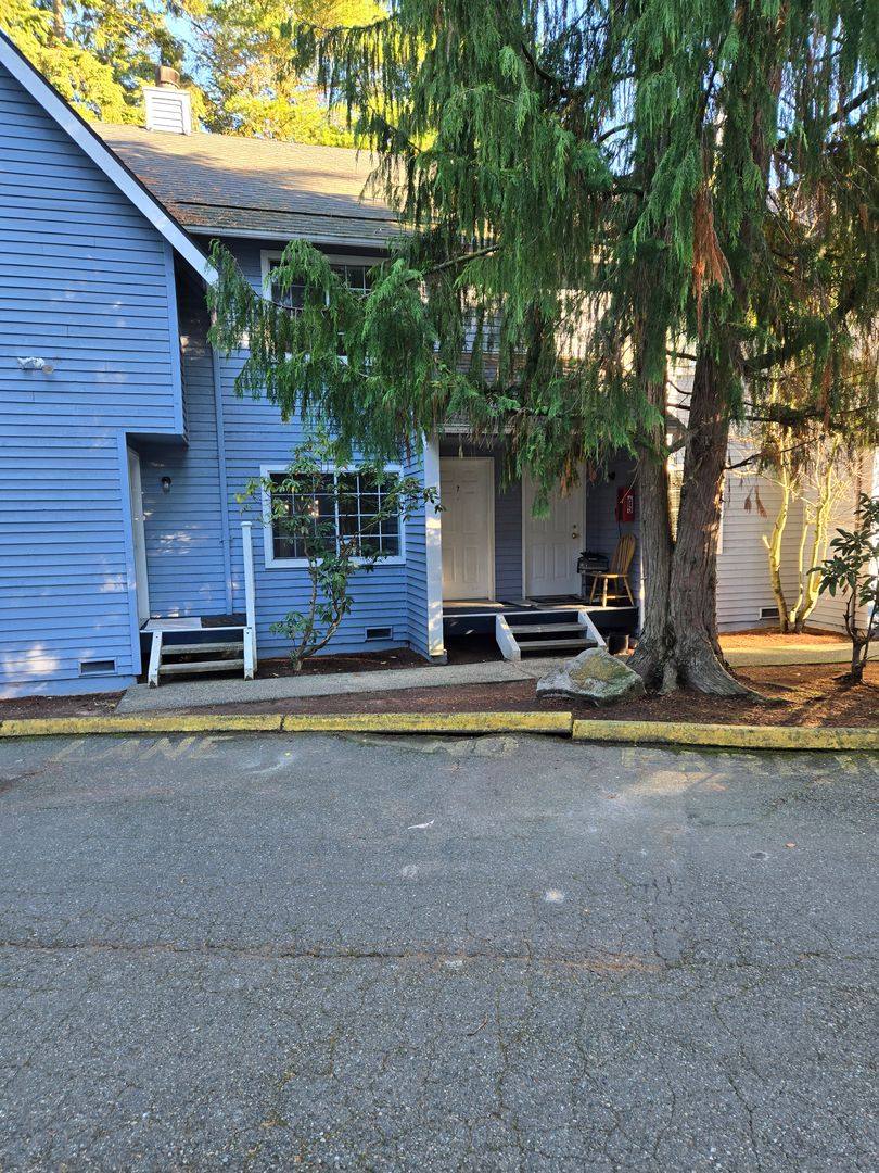 Apartment for rent at 5725 200th St SW, Lynnwood, WA 98036