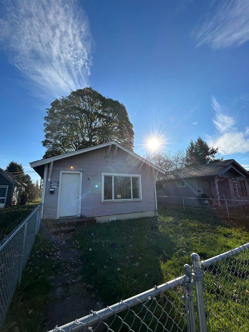 House for rent at 274 24th Ave, Longview, WA 98632