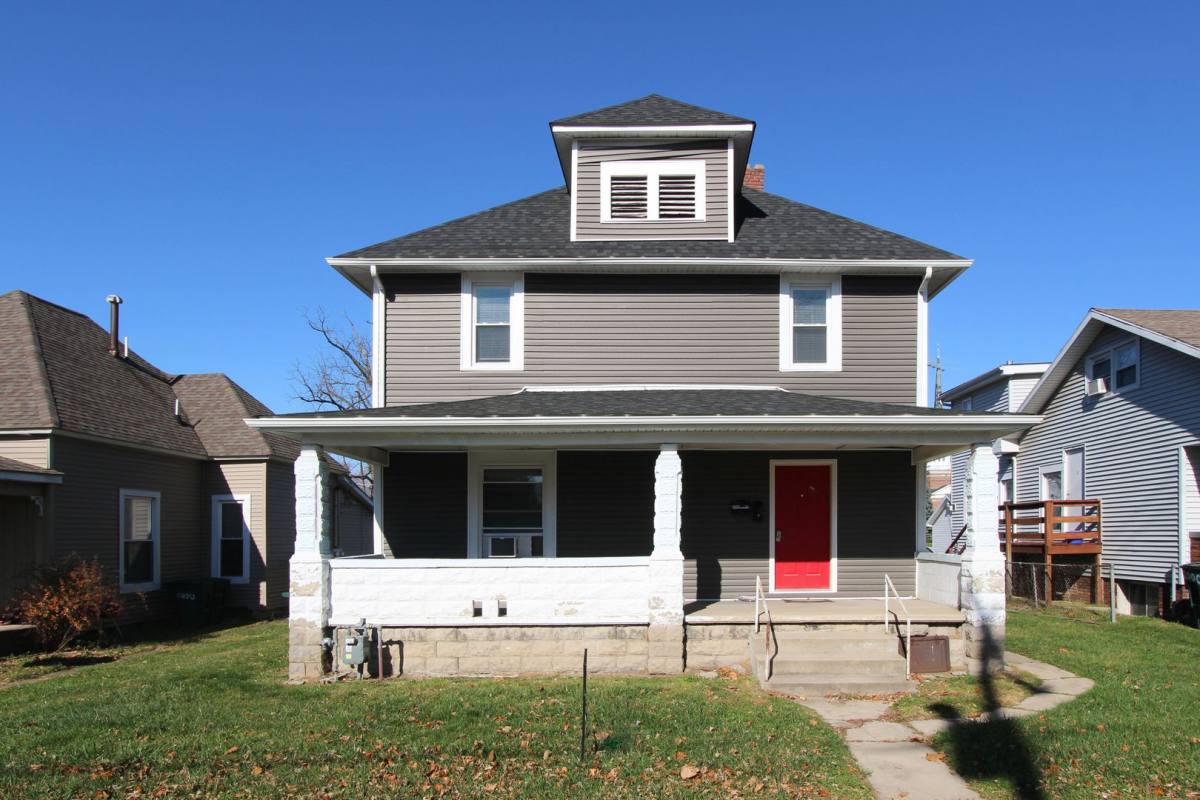 Apartment for rent at 2004 W Jackson St, Muncie, IN 47303