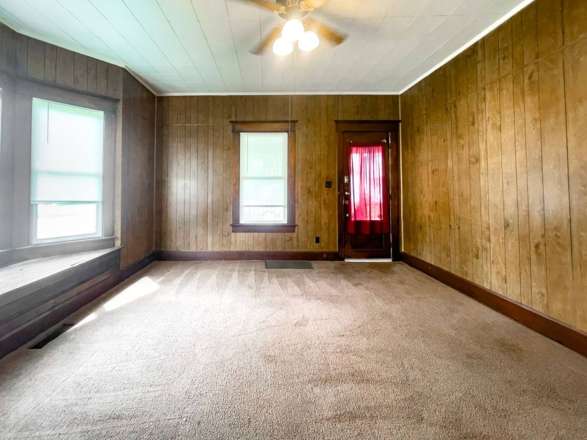 Apartment for rent at 1719 W Adams St, Muncie, IN 47303