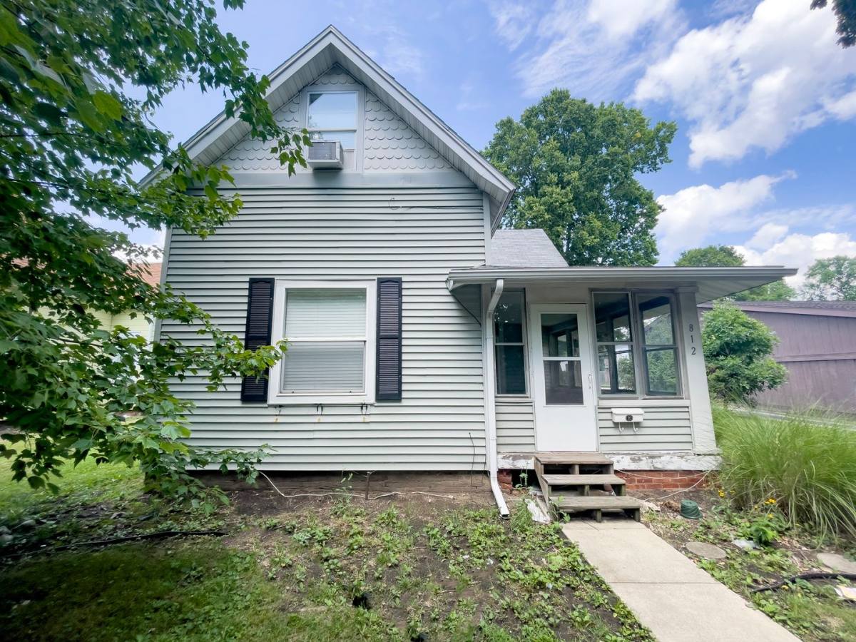 House for rent at 812 W University Ave, Muncie, IN 47303
