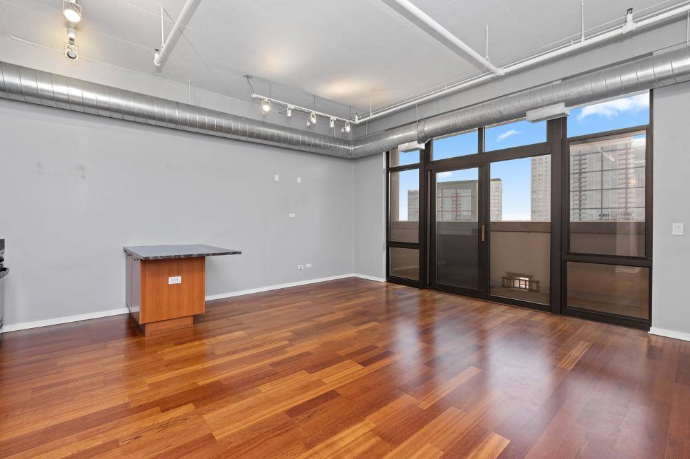 Condo for rent at 212 E Cullerton St #PH02, Chicago, IL 60616