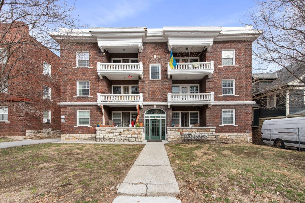 Apartment for rent at Wallace, 4215 Harrison St, Kansas City, MO 64110