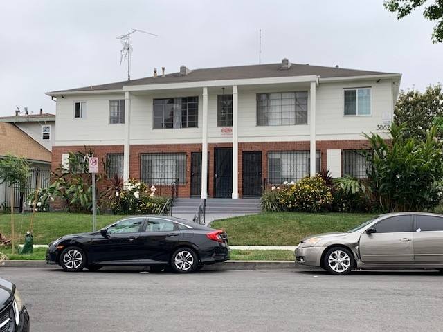 Apartment for rent at 3862 S Potomac Ave, Los Angeles, CA 90008