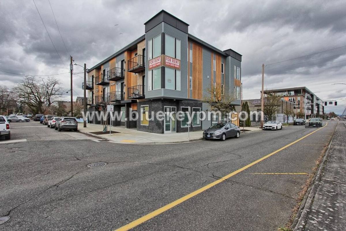 Apartment for rent at 1515 N Simpson St, Portland, OR 97217