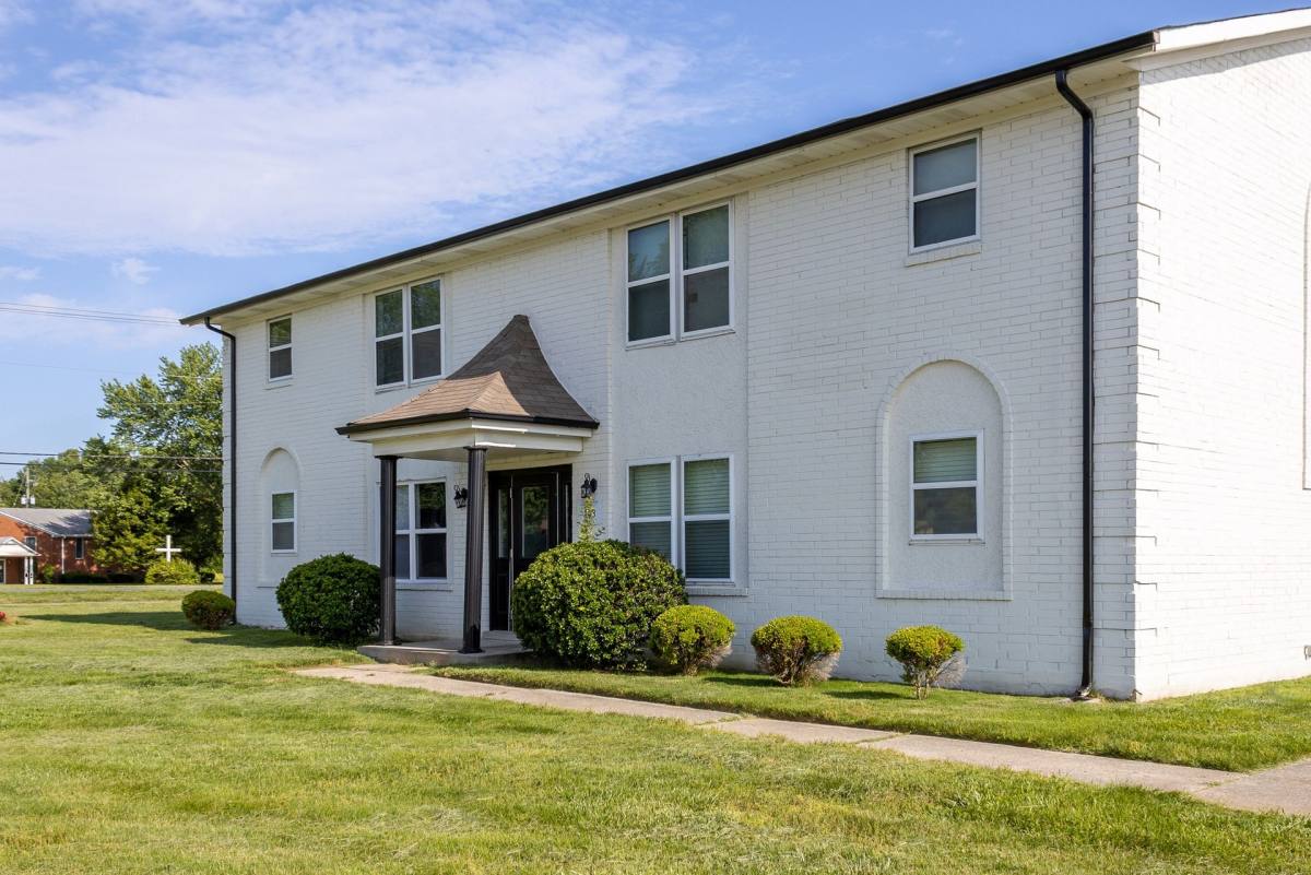 Apartment for rent at 6200 Paradise Lane, Louisville, KY 40258