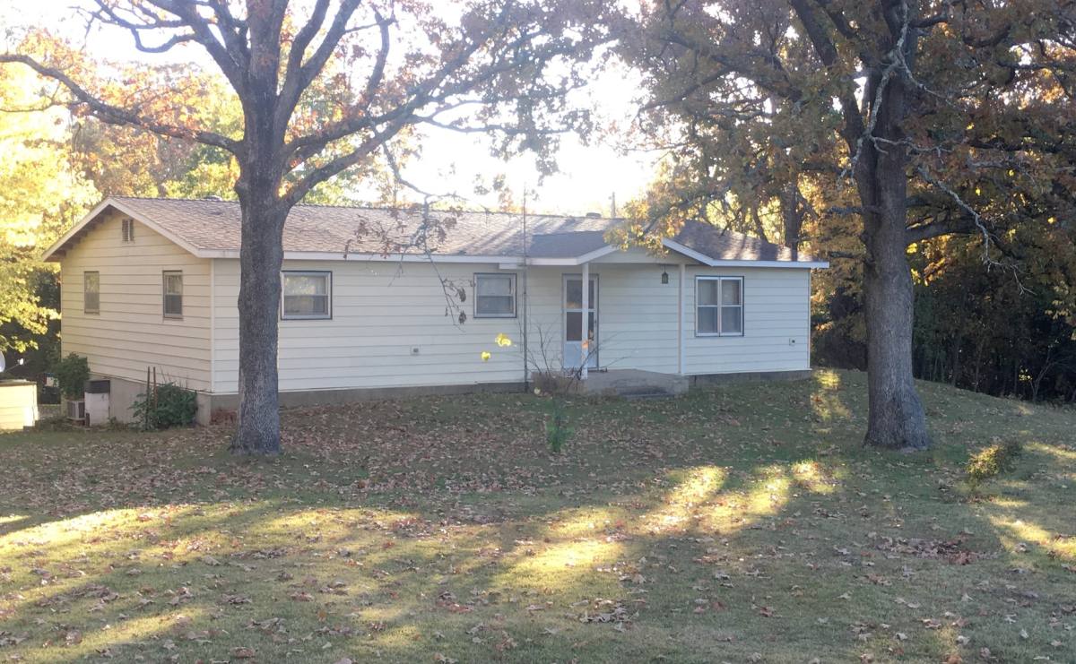 House for rent at 16002 State Route J, Newburg, MO 65550
