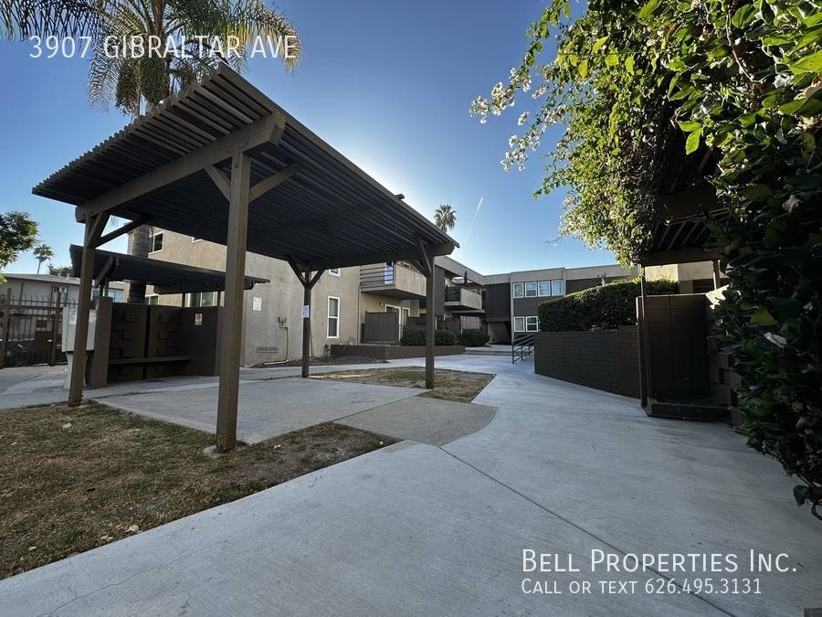 Apartment for rent at 3907 Gibraltar Ave, Los Angeles, CA 90008
