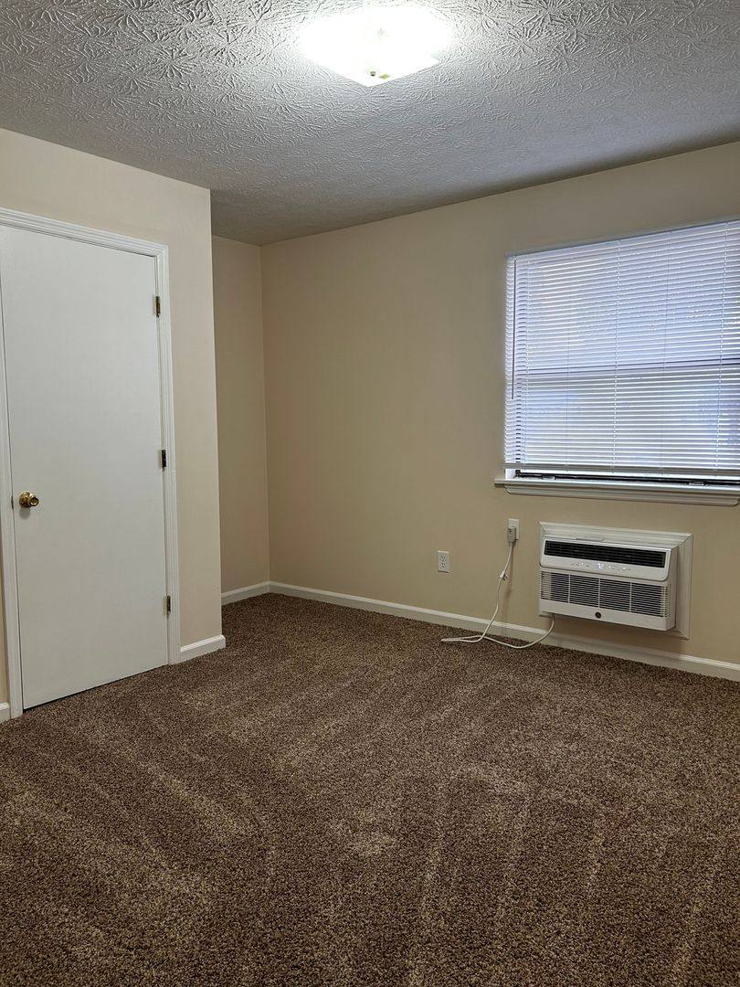 Apartment for rent at 386 Gibson Lane, Richmond, KY 40475