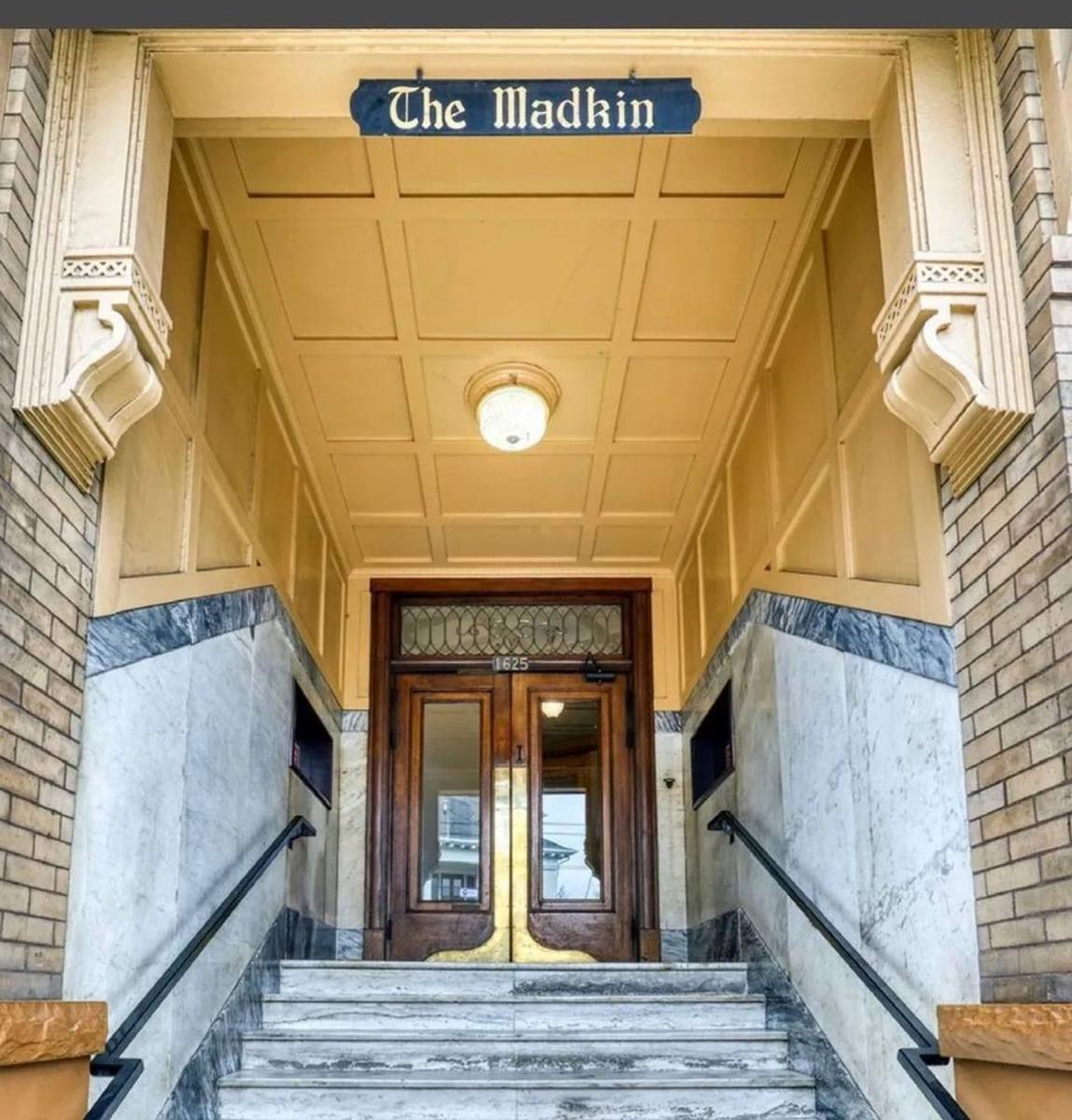 Apartment for rent at 1625 E Madison St, Seattle, WA 98122
