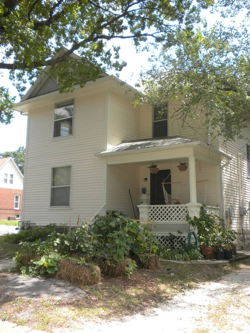 Apartment for rent at 408 N Eighth St, Columbia, MO 65201