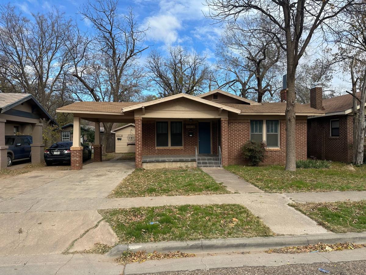 Apartment for rent at 2210 18th, Lubbock, TX 79401