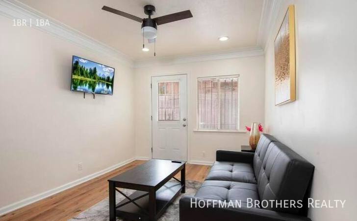 Apartment for rent at 1161 W 38th St #2, Los Angeles, CA 90037