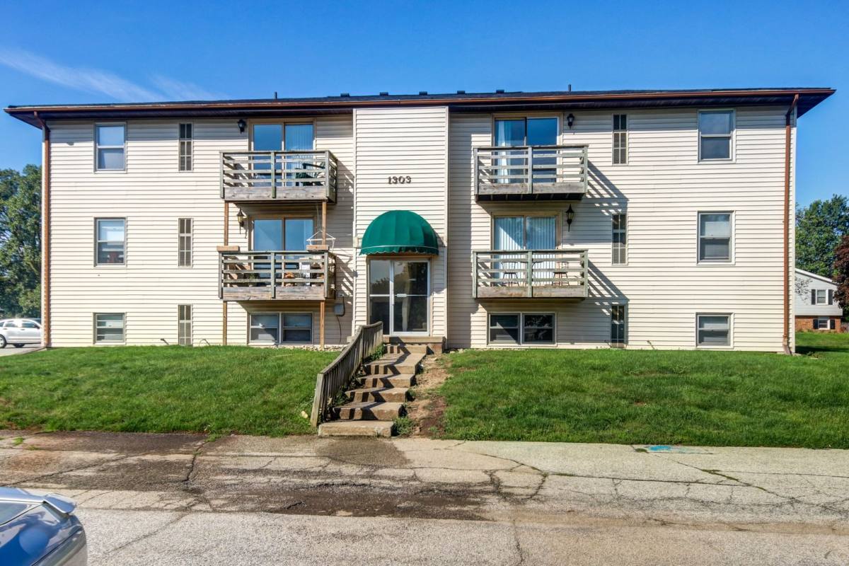 Apartment for rent at 1301 1 2 N Hershey Rd, Bloomington, IL 61704