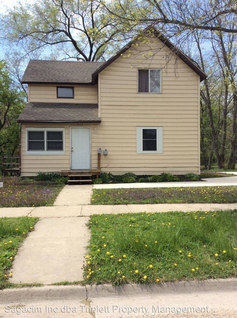 Apartment for rent at 717 Depot St, Iowa Falls, IA 50126