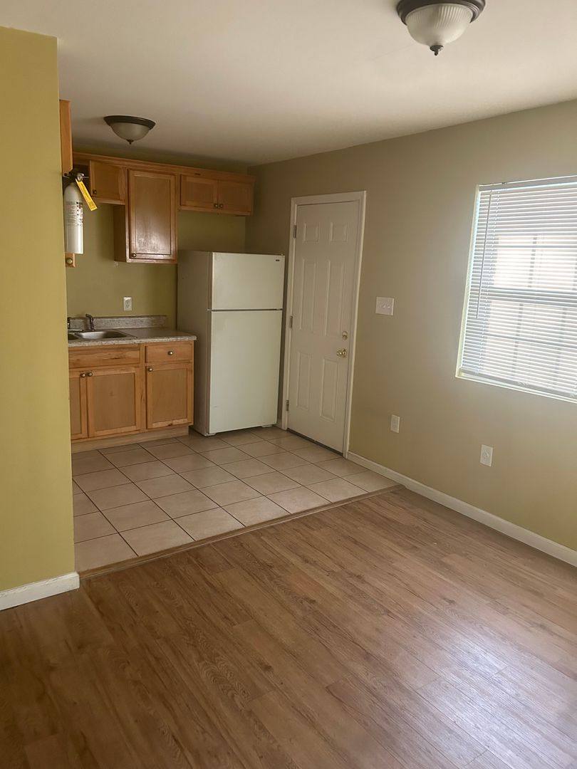 Apartment for rent at 2612 Steele Avenue, SW, Atlanta, GA 30315