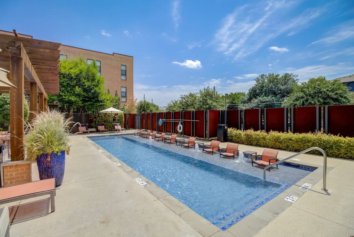 Townhouse for rent at 2111 N Peak St, Dallas, TX 75204