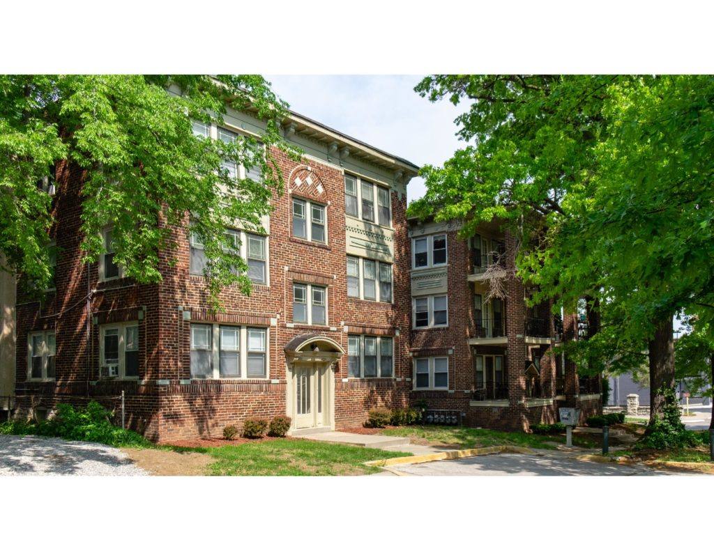 Apartment for rent at Valentine, 3700-3706 Washington St, Kansas City, MO 64111